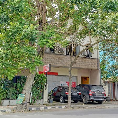 Oyo 90234 Dhoho Family Guest House Kediri  Exterior photo