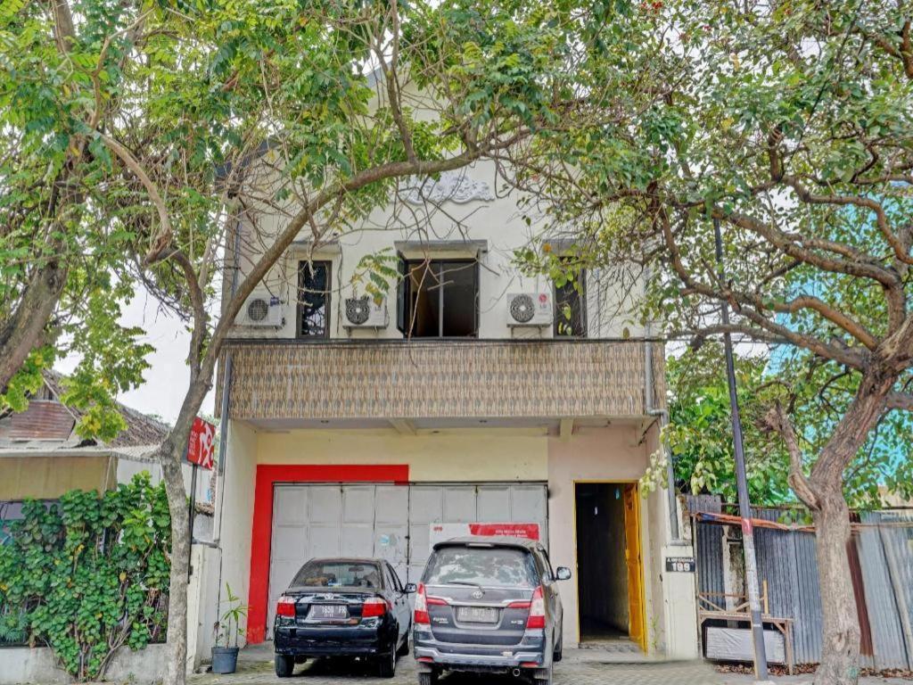 Oyo 90234 Dhoho Family Guest House Kediri  Exterior photo
